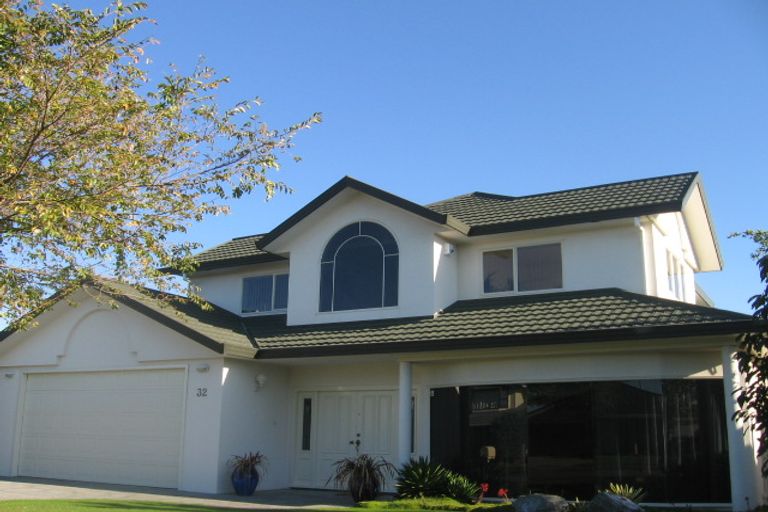 Photo of property in 32 Samwell Drive, Whitby, Porirua, 5024