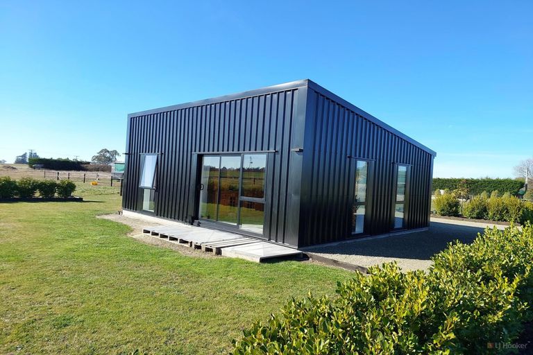 Photo of property in 3/24 Caesars Place, Churton Park, Wellington, 6037