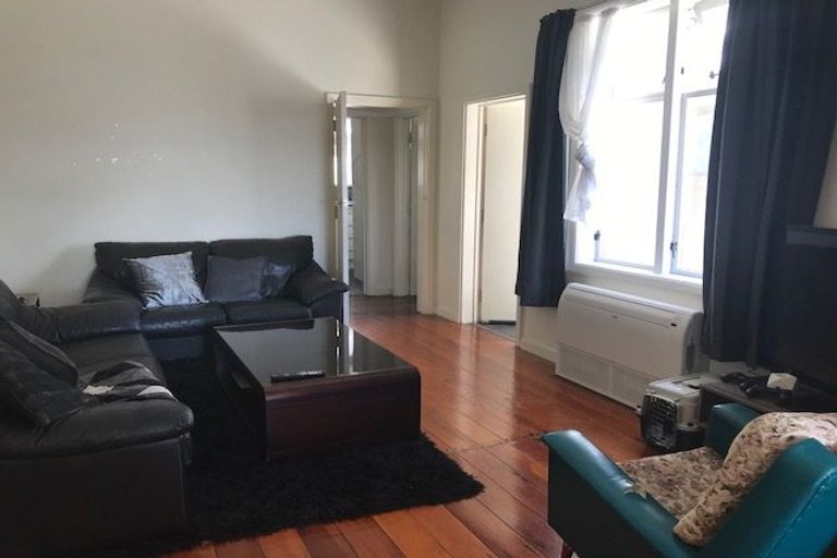 Photo of property in 55 Scarborough Terrace, Mount Victoria, Wellington, 6011