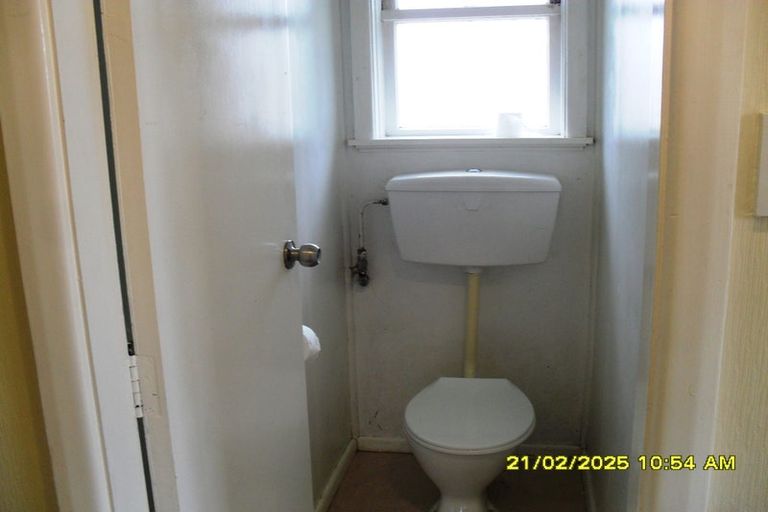 Photo of property in 3-3a Queenwood Road, Levin, 5510