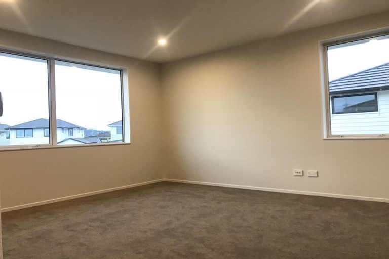 Photo of property in 25 Karokaro Road, Takanini, 2112