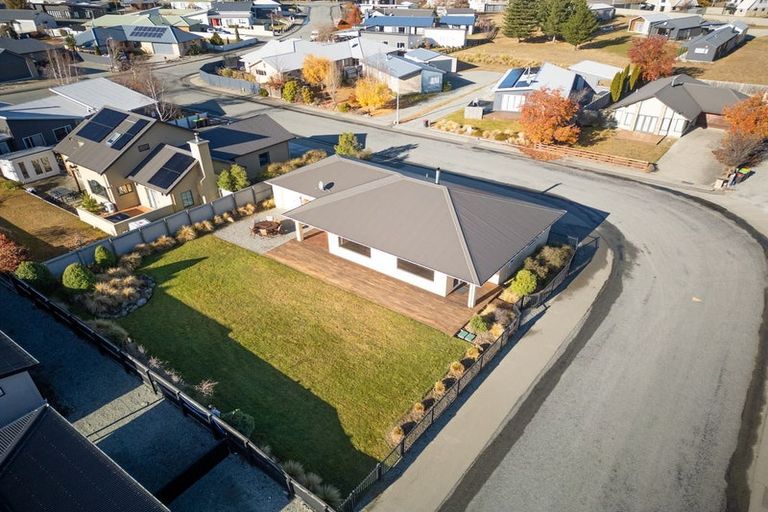 Photo of property in 37 Rhoboro Road, Twizel, 7901