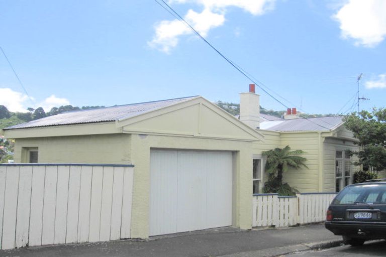 Photo of property in 2 Overtoun Terrace, Hataitai, Wellington, 6021