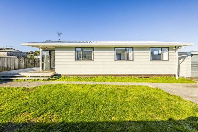 Photo of property in 2/35 Hill Crescent, Papakura, 2110