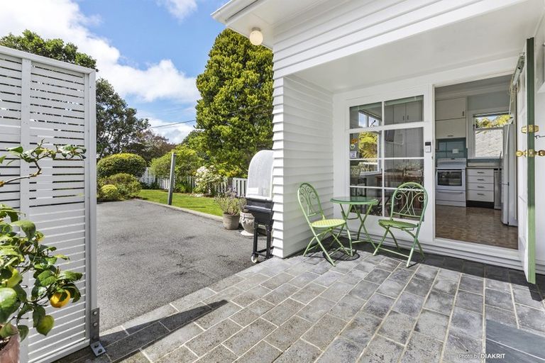 Photo of property in 10 Bristow Place, Karori, Wellington, 6012