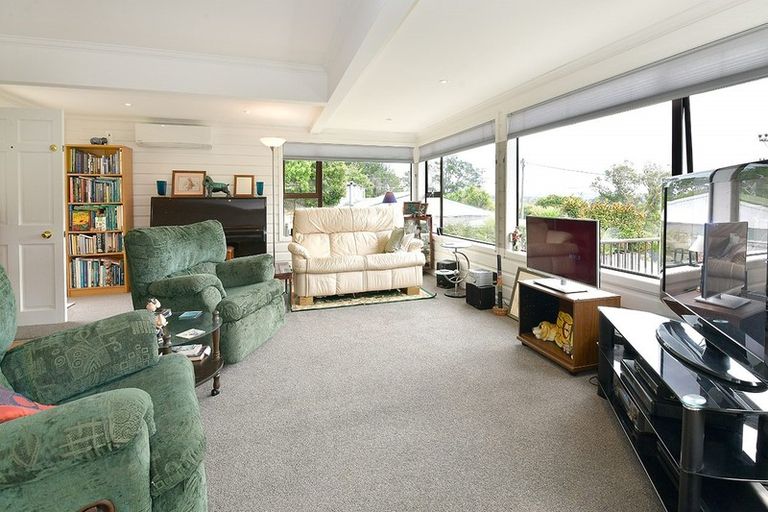 Photo of property in 7 Mangakura Road, Helensville, 0800