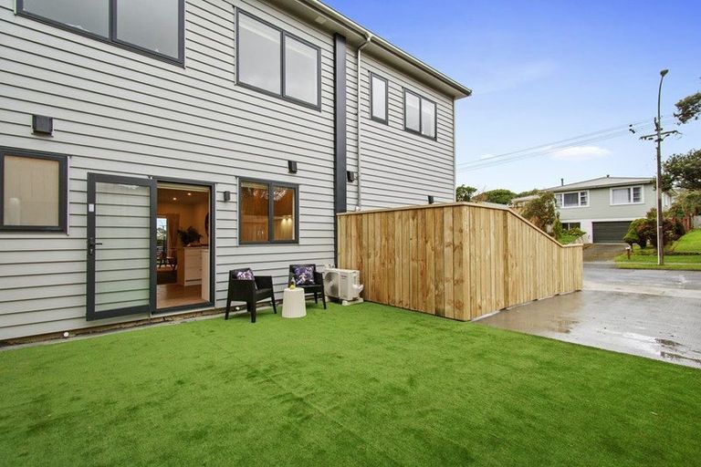 Photo of property in 1b Pembroke Street, Tawa, Wellington, 5028