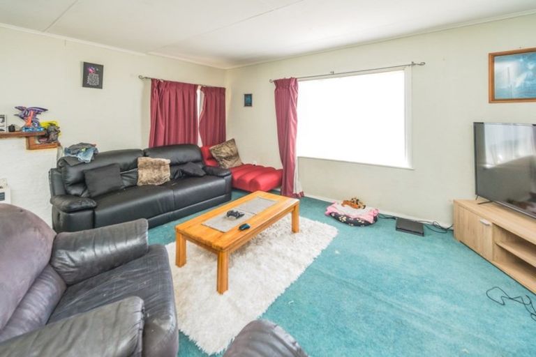 Photo of property in 17 Manuka Street, Castlecliff, Whanganui, 4501
