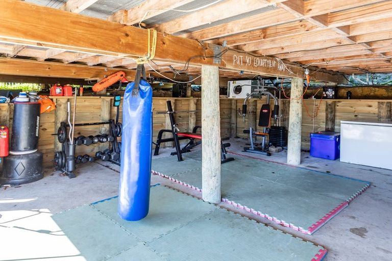 Photo of property in 27 Taurua Place, Coromandel, 3506