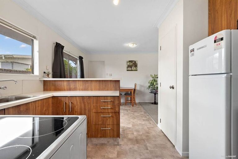 Photo of property in 2/27a Scott Road, Papakura, 2110