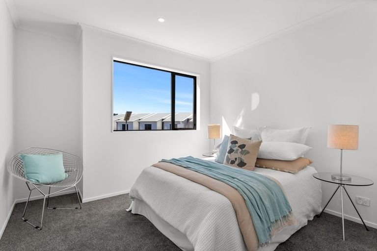 Photo of property in 16 Hema Road, Hobsonville, 0616