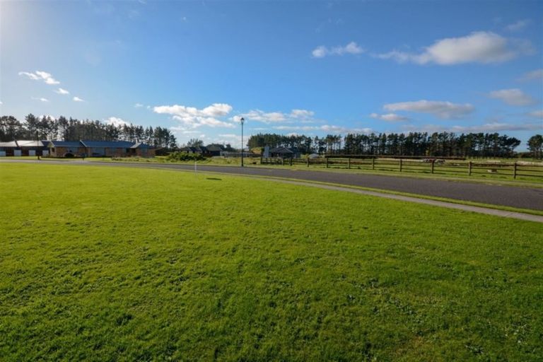 Photo of property in 26 Mercade Close, Stratford, 4332