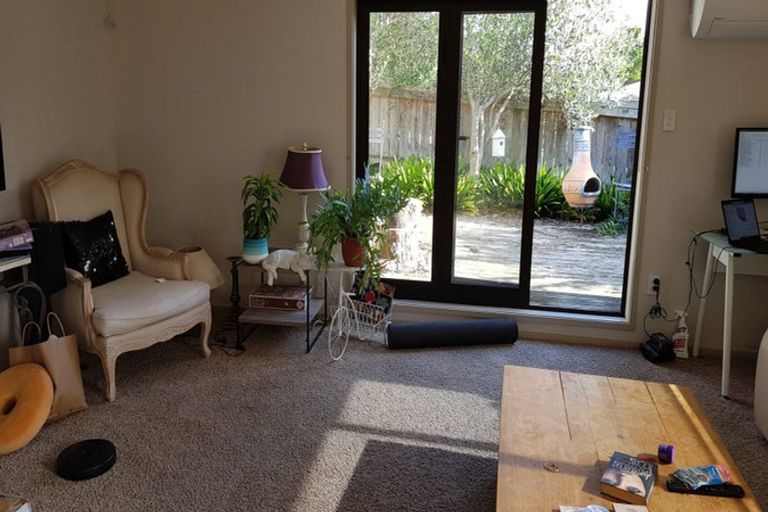 Photo of property in 11 Odin Place, Beach Haven, Auckland, 0626
