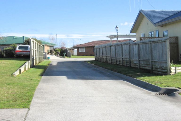 Photo of property in 11 Sandhurst Place, Nawton, Hamilton, 3200