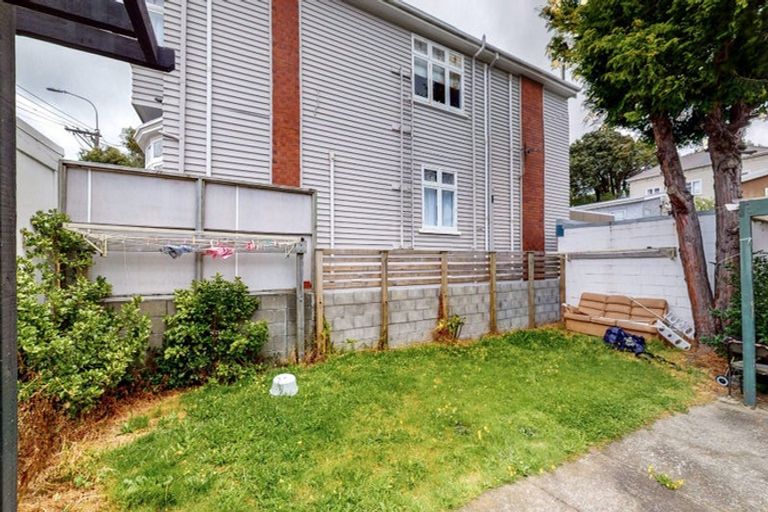 Photo of property in 76 Rintoul Street, Newtown, Wellington, 6021