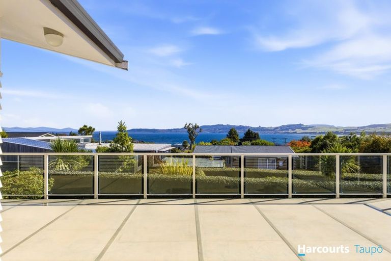 Photo of property in 49 Shepherd Road, Waipahihi, Taupo, 3330