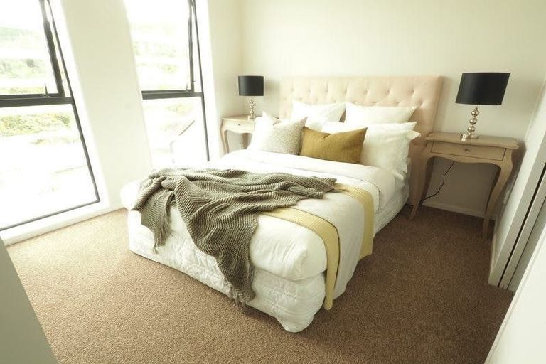 Photo of property in 2/10 Silver Moon Road, Albany Heights, Auckland, 0632