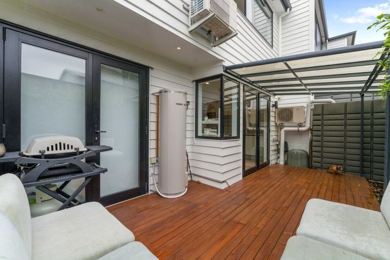Photo of property in 44 Waipuhinui Way, Wiri, Auckland, 2104