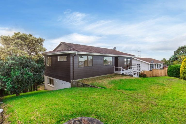 Photo of property in 162 Luckens Road, West Harbour, Auckland, 0618