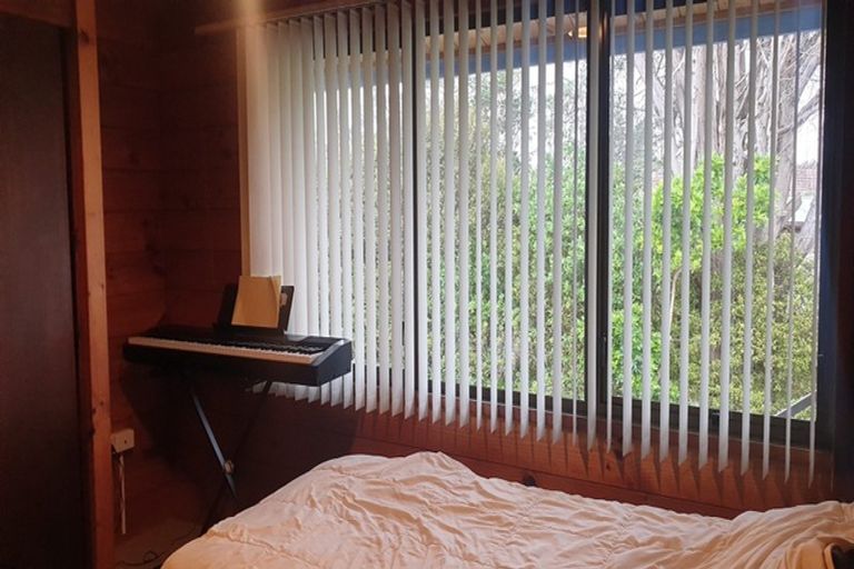 Photo of property in 1 Glenvar Road, Torbay, Auckland, 0630