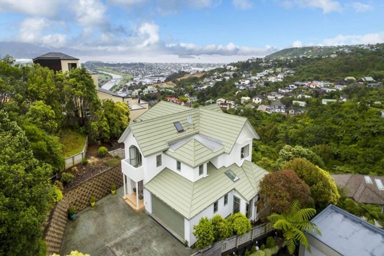 Photo of property in 95 Viewmont Drive, Harbour View, Lower Hutt, 5010