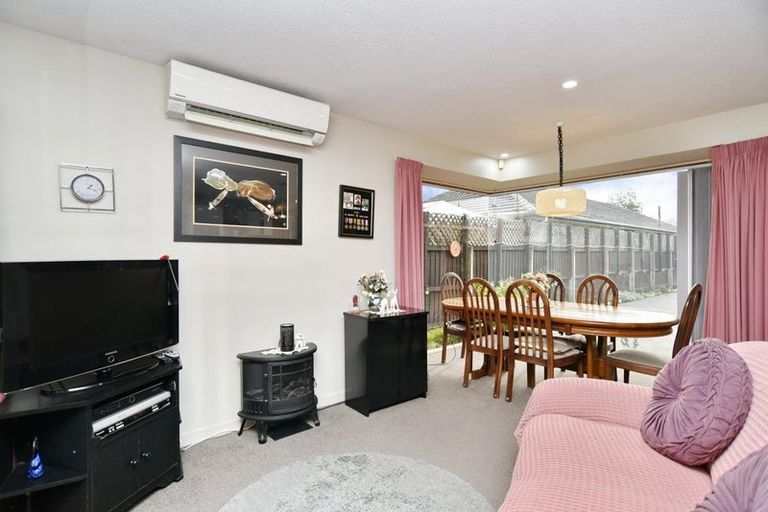Photo of property in 66 Dunedin Street, Redwood, Christchurch, 8051
