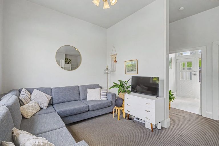 Photo of property in 1 Collingwood Street, Strathern, Invercargill, 9812
