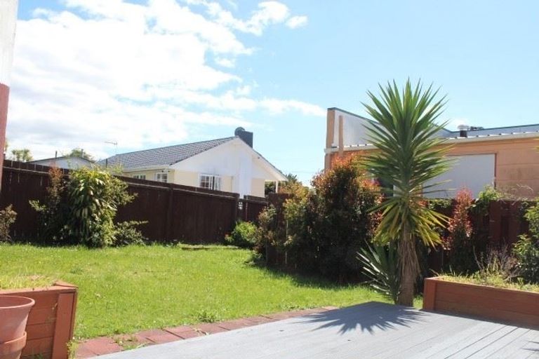 Photo of property in 10 Rewa Street, New Lynn, Auckland, 0600