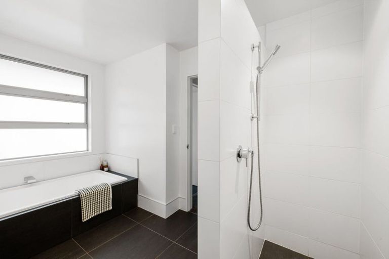 Photo of property in 15 Shalimar Place, Huntington, Hamilton, 3210