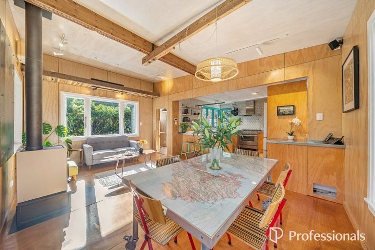 Photo of property in 20 London Road, Korokoro, Lower Hutt, 5012