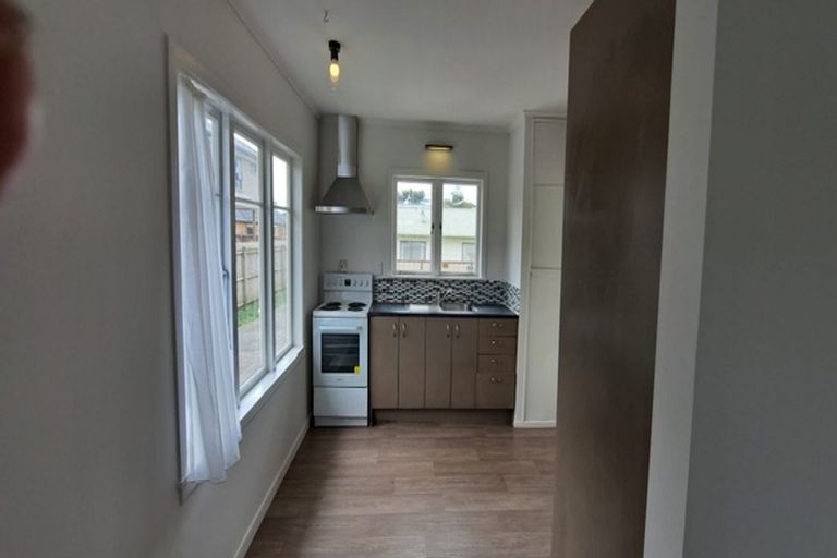 Photo of property in 47 Cambridge Terrace, Papatoetoe, Auckland, 2025