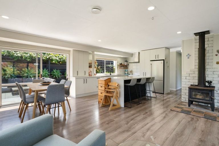 Photo of property in 15 Milsom Place, Te Puke, 3119