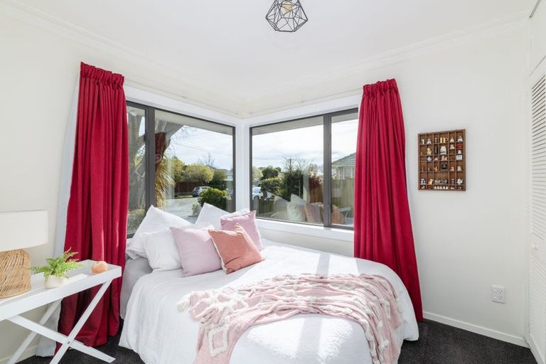 Photo of property in 40 Fovant Street, Russley, Christchurch, 8042