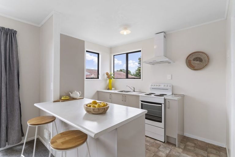 Photo of property in 67 Sunvue Road, Glen Eden, Auckland, 0602