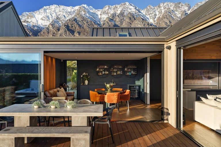 Photo of property in 8 Arran Lane, Jacks Point, Queenstown, 9371