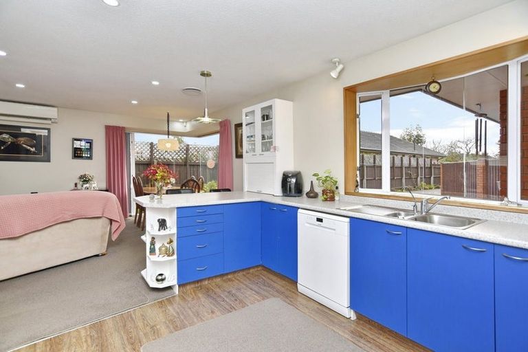 Photo of property in 66 Dunedin Street, Redwood, Christchurch, 8051