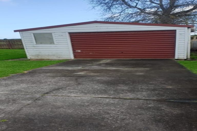Photo of property in 42 Kopara Place, Clendon Park, Auckland, 2103