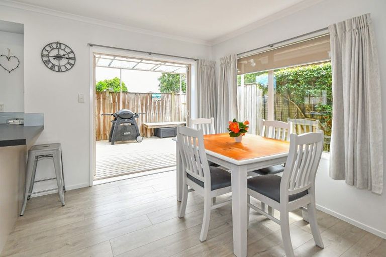 Photo of property in 25c Youngs Road, Papakura, 2110