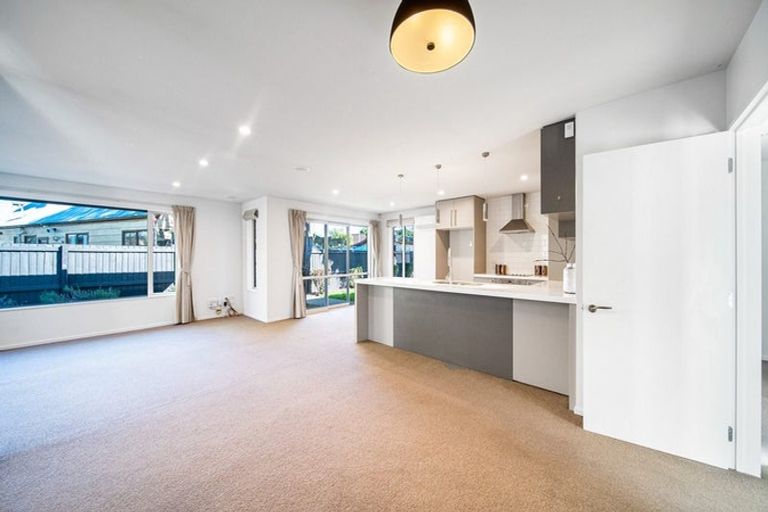 Photo of property in 64 Englefield Road, Northwood, Christchurch, 8051