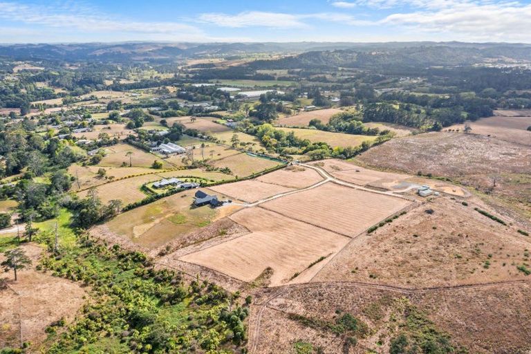 Photo of property in 101 Wintour Road, Waimauku, 0881