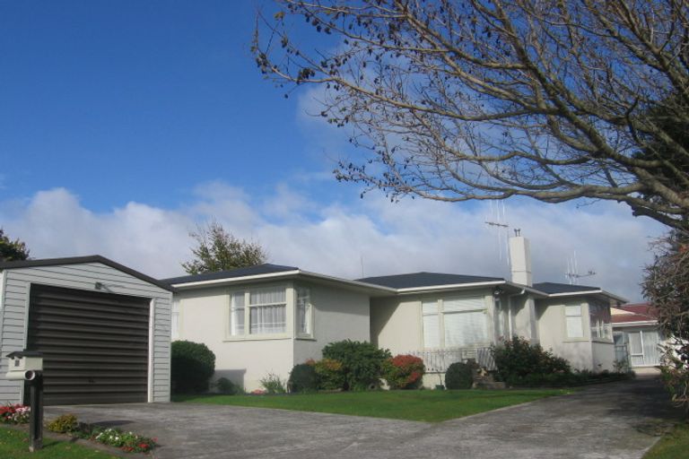 Photo of property in 20 Stephens Crescent, Highbury, Palmerston North, 4412