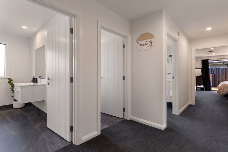 Photo of property in 40 Freedom Drive, Kelvin Grove, Palmerston North, 4414