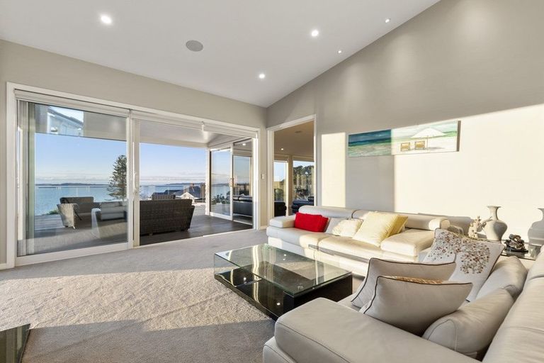 Photo of property in 4 Rangitoto View Road, Cockle Bay, Auckland, 2014
