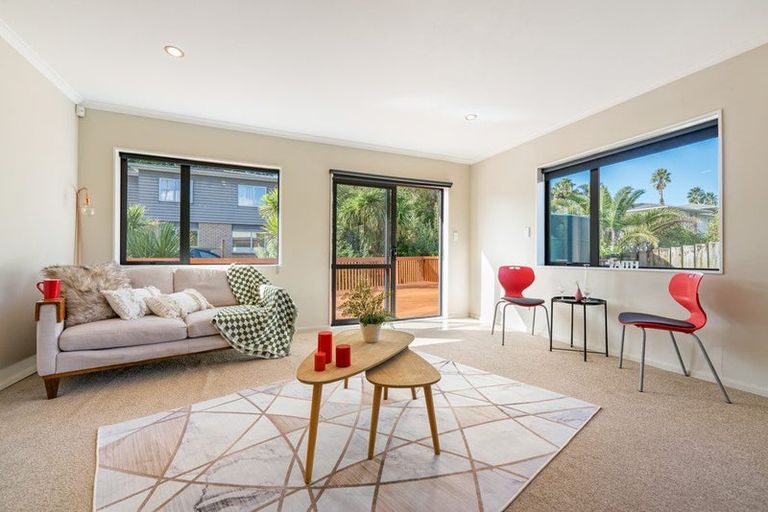 Photo of property in 19a Kelwyn Road, Kelston, Auckland, 0602