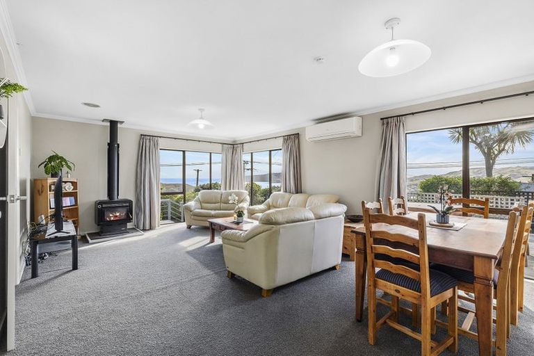 Photo of property in 54 Kahu Road, Paremata, Porirua, 5024