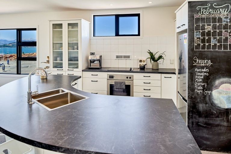 Photo of property in Endeavour Apartments, 125u1 Thorndon Quay, Pipitea, Wellington, 6011