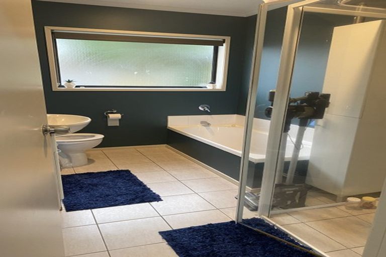 Photo of property in 42a Daytona Road, Henderson, Auckland, 0610