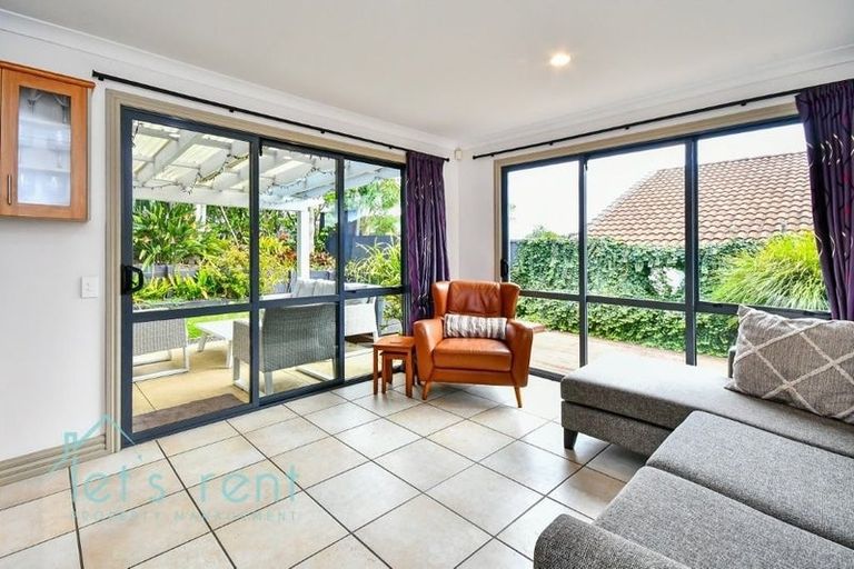 Photo of property in 62 Mt Lebanon Crescent, The Gardens, Auckland, 2105