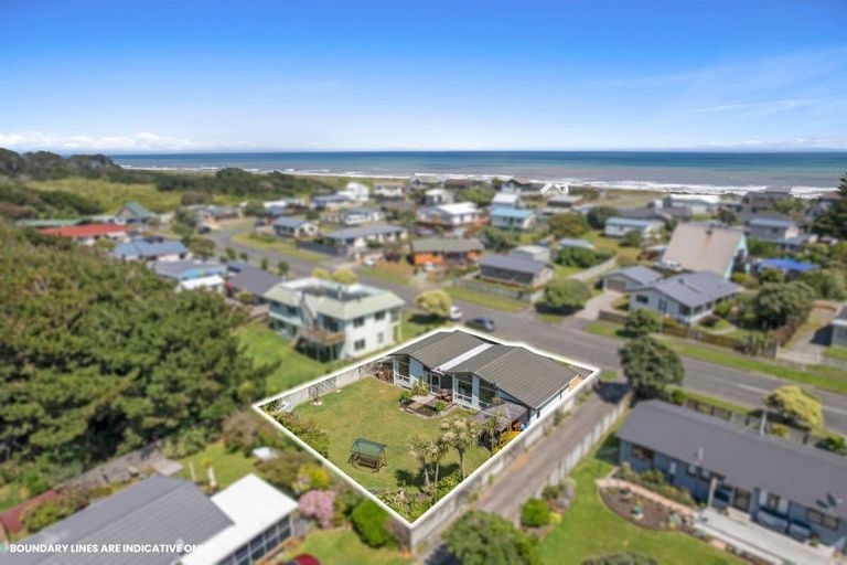 Photo of property in 34 Scott Avenue, Otaki Beach, Otaki, 5512