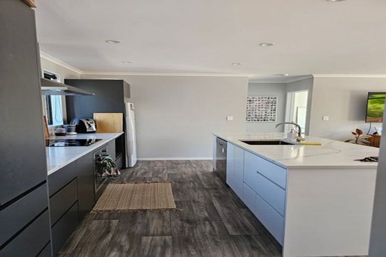 Photo of property in 17a Terry Crescent, Milson, Palmerston North, 4414